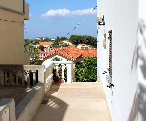 890b Διαμέρισμα Sali